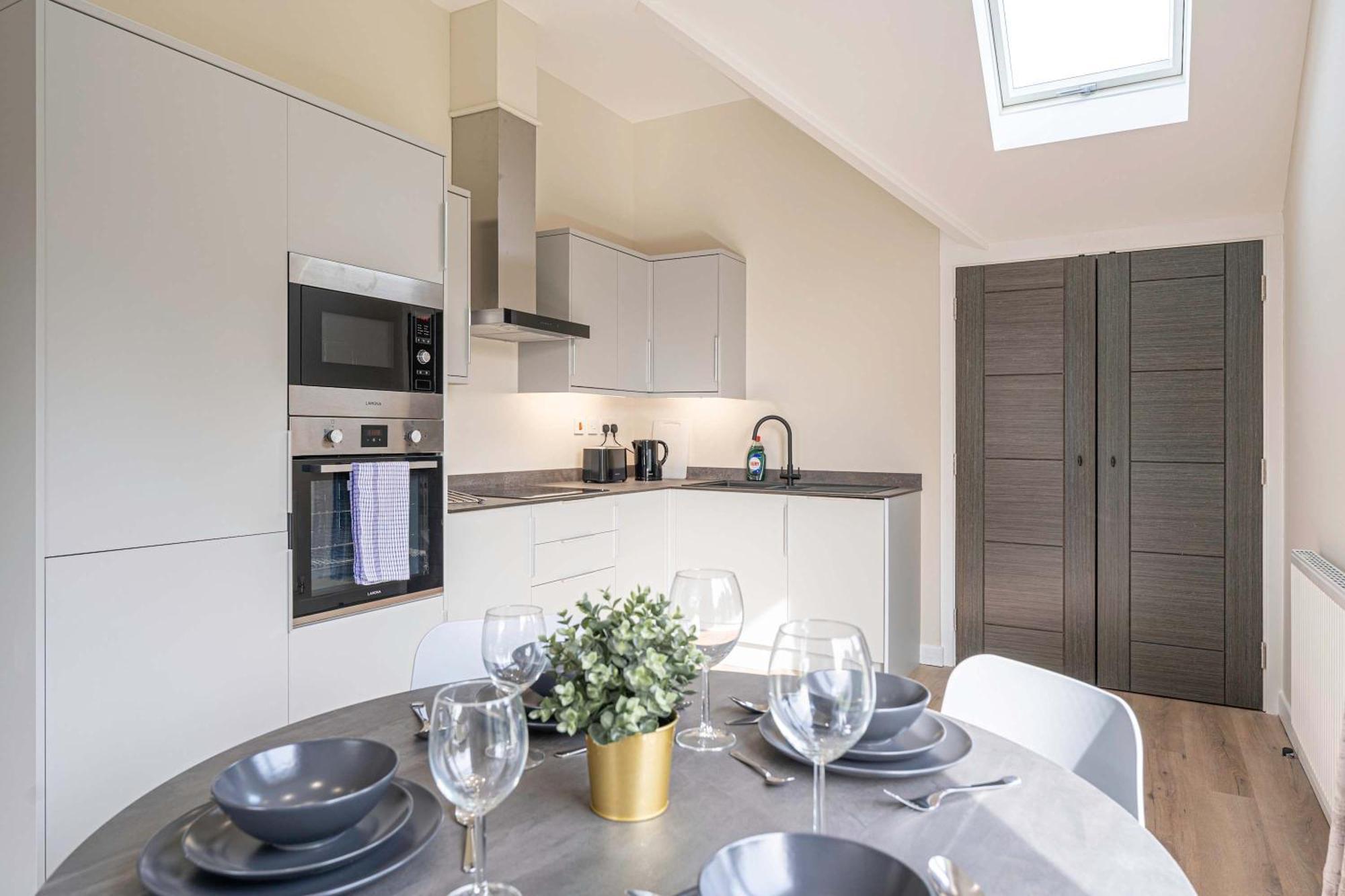 Stylish 2 Bedroom Apartments In Derby Ngoại thất bức ảnh