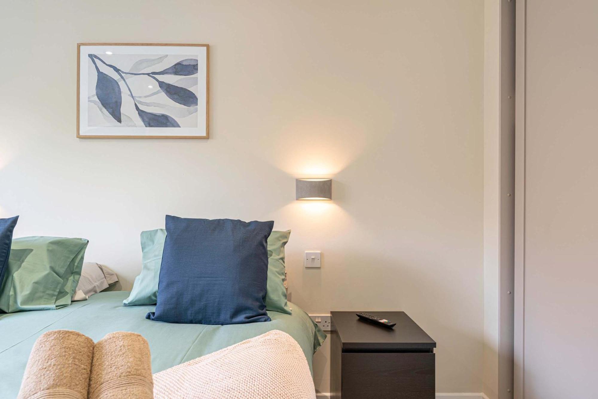 Stylish 2 Bedroom Apartments In Derby Ngoại thất bức ảnh